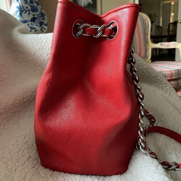 Tory Burch Fleming Distressed Leather Tote Cherry Apple - Picture 7 of 12